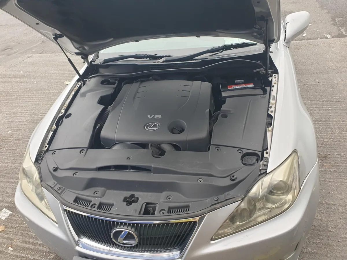 Lexus is250 - Image 1