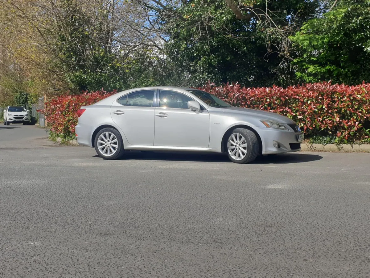 Lexus is250 - Image 3