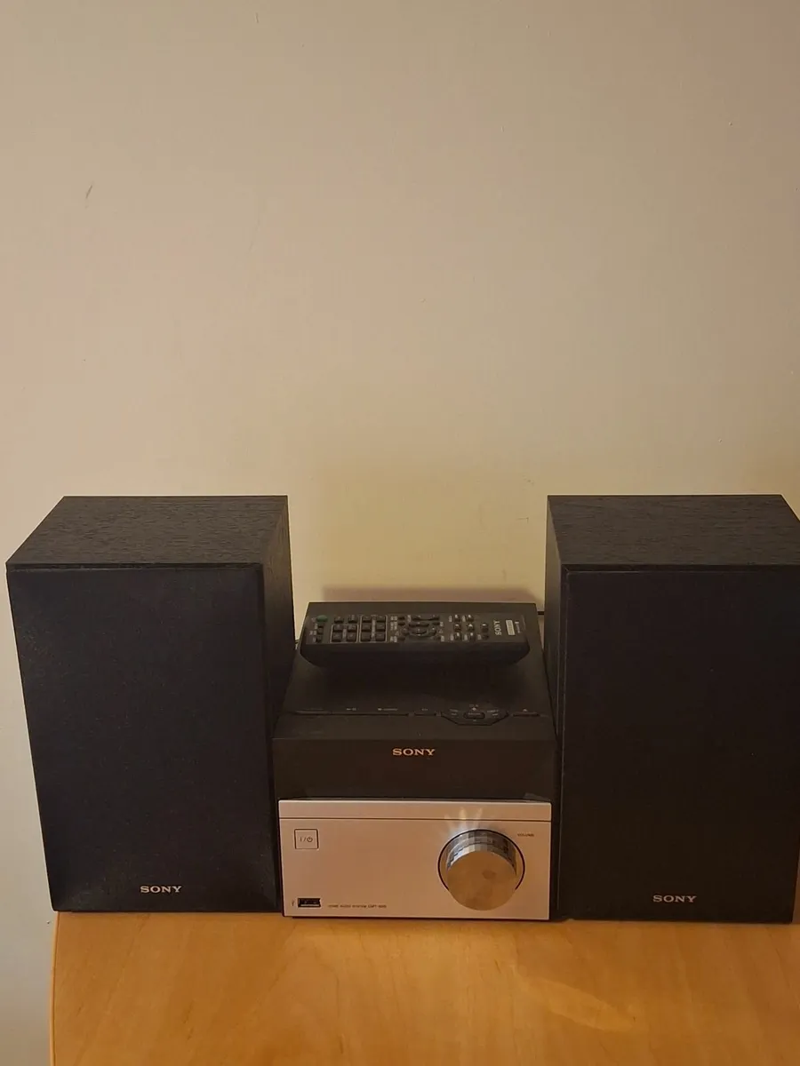 Music centre - Image 1