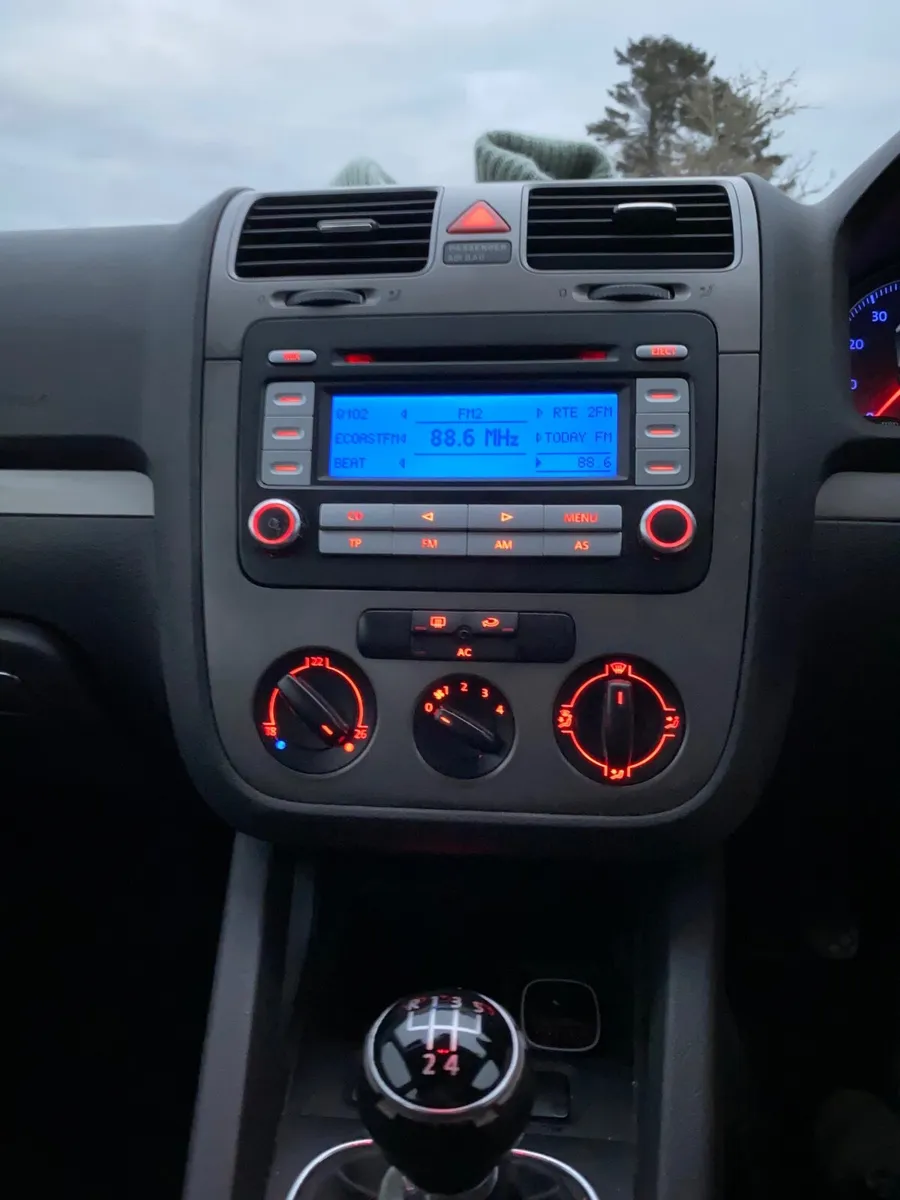 Volkswagen Golf 2007 - Image 2