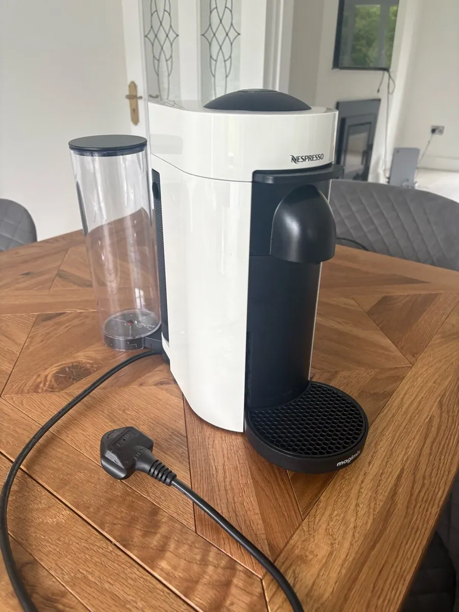 Nespresso Vertuo Coffee Machine & Milk Frother - Image 4