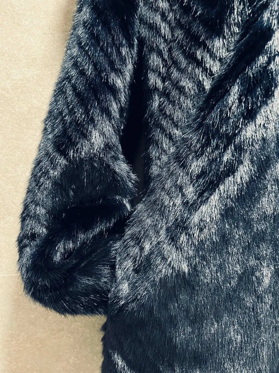 Fake fur coat - Image 3