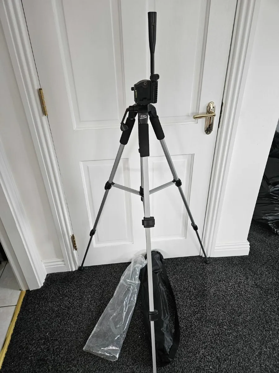 Camera Tripod - Image 1