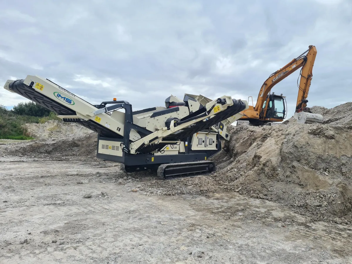 TRACKED SCALPING SCREENER FOR SALE / HIRE - Image 1