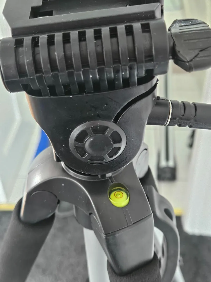 Camera Tripod - Image 3