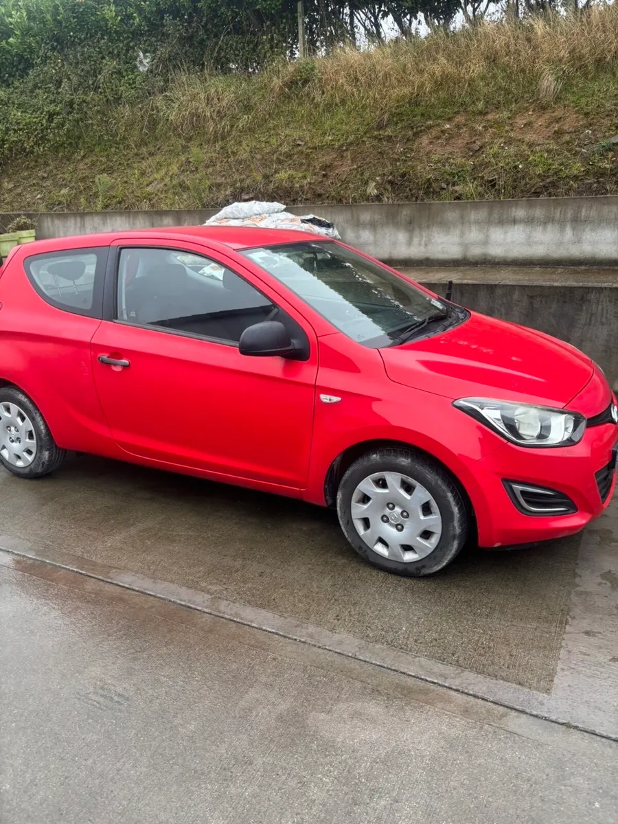 Hyundai i20 - Image 2