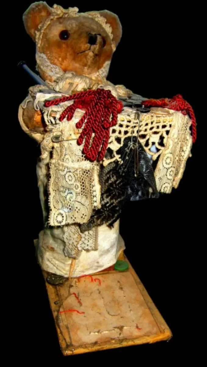 Vintage Merchants 'Peddlar Bear' - Image 3
