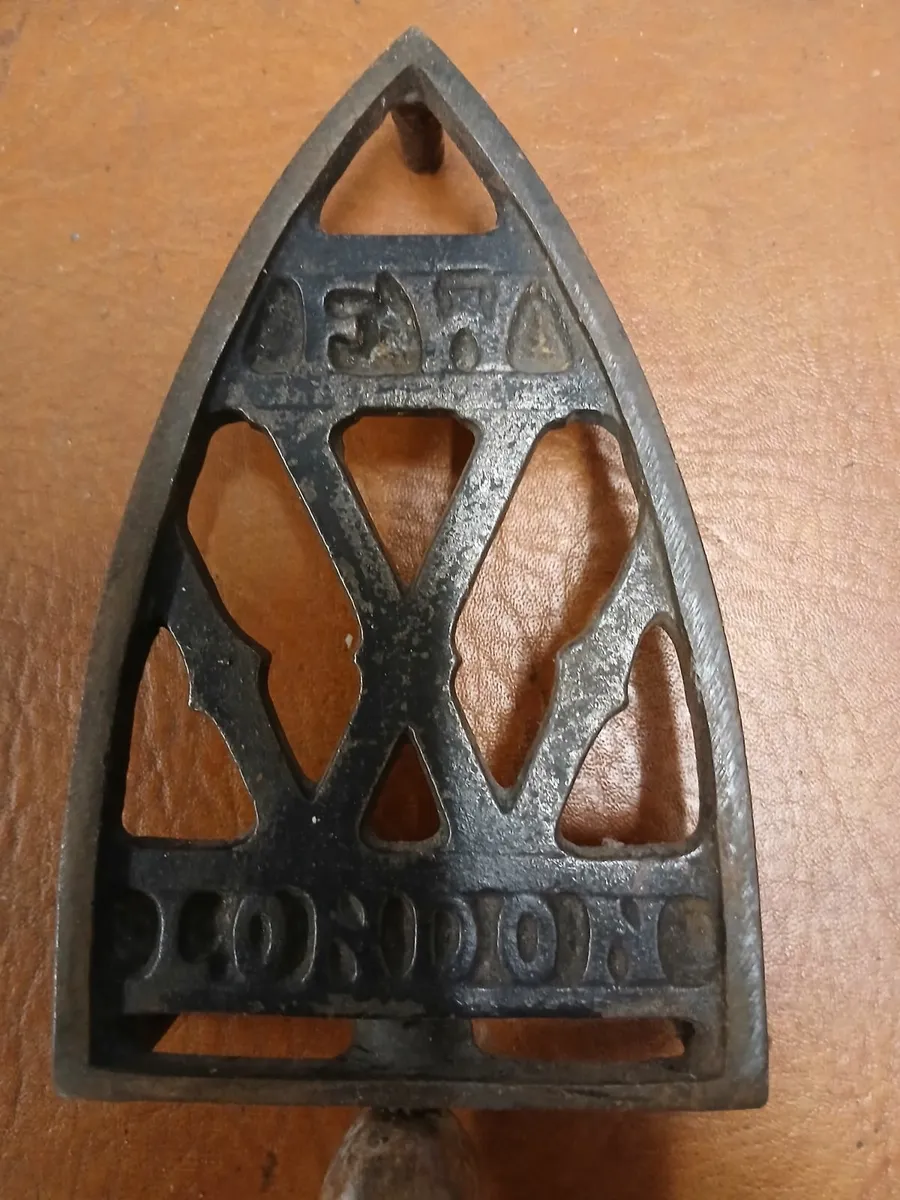 Old English Iron antique - Image 3
