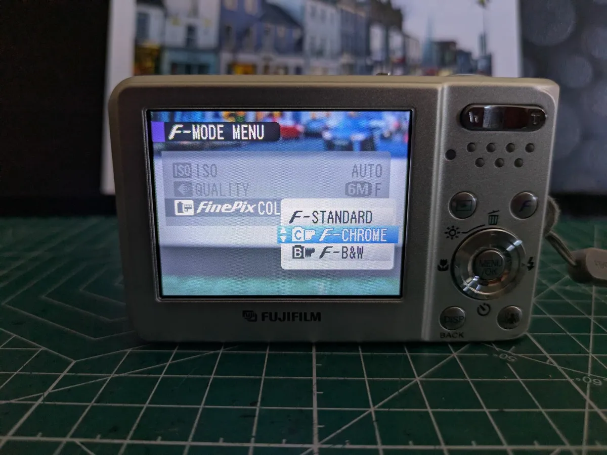 Fujifilm F20 SuperCCD 🎨💥 digital compact camera - Image 4