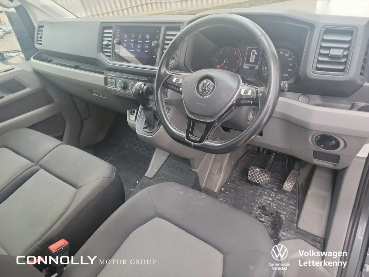 Volkswagen Crafter Crafter H 35 MWB 177BHP A8F 5DR - Image 2