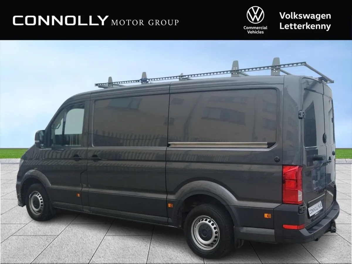 Volkswagen Crafter Crafter H 35 MWB 177BHP A8F 5DR - Image 3