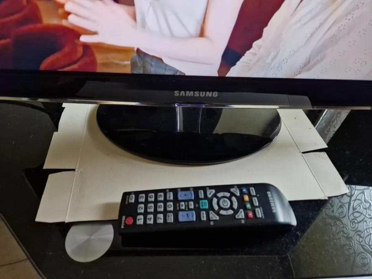 Samsung 22 inch TV-Monitor Model P2270HD - Image 4