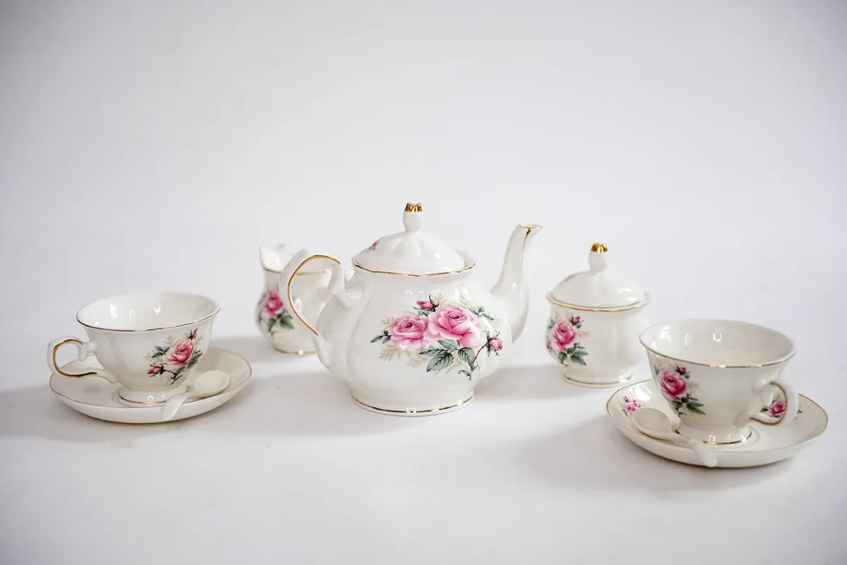 Sweejar 21-Piece Porcelain Tea Set (Pink Floral) - Image 1