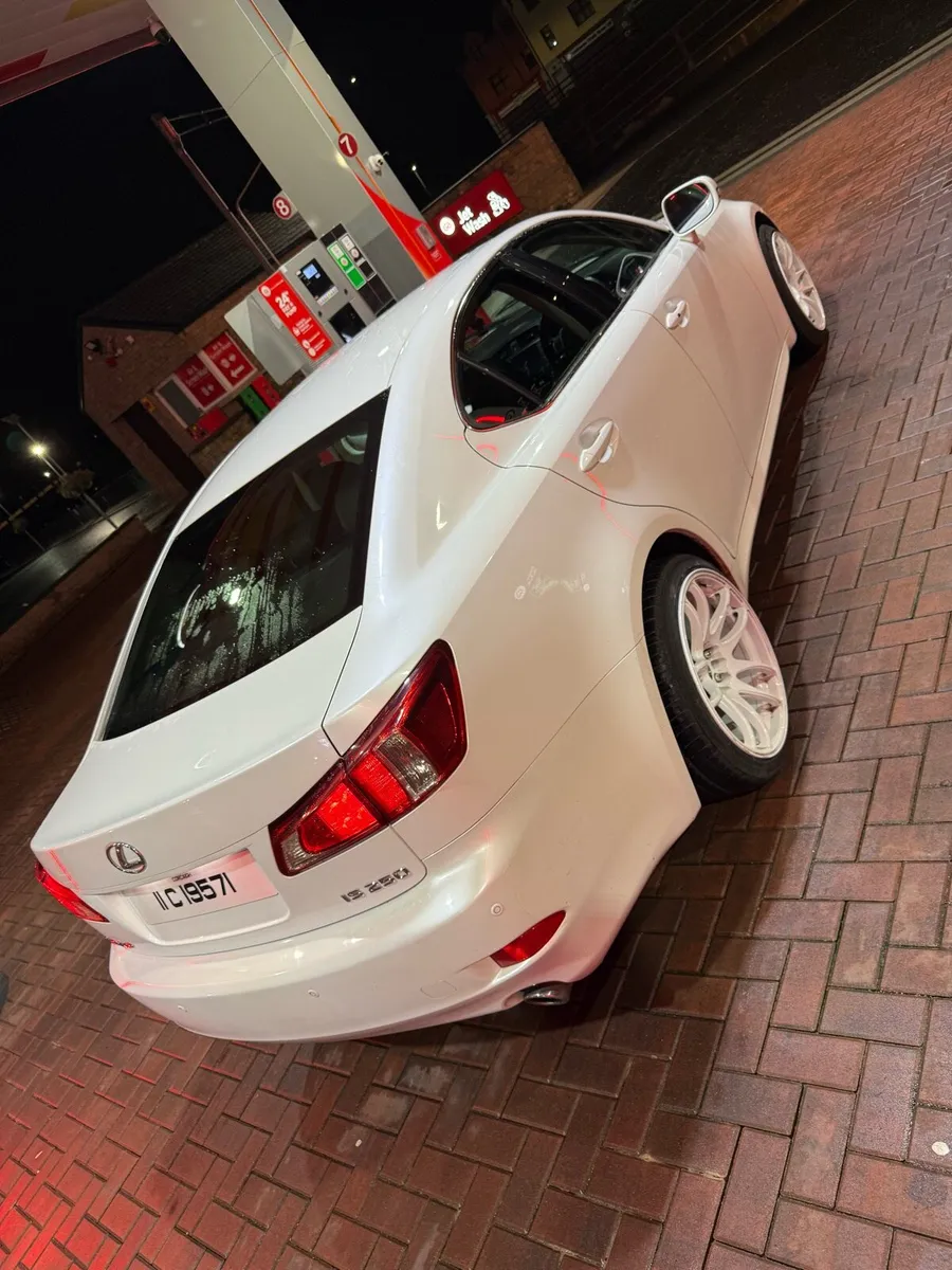 2011 pearl white is250 - Image 2