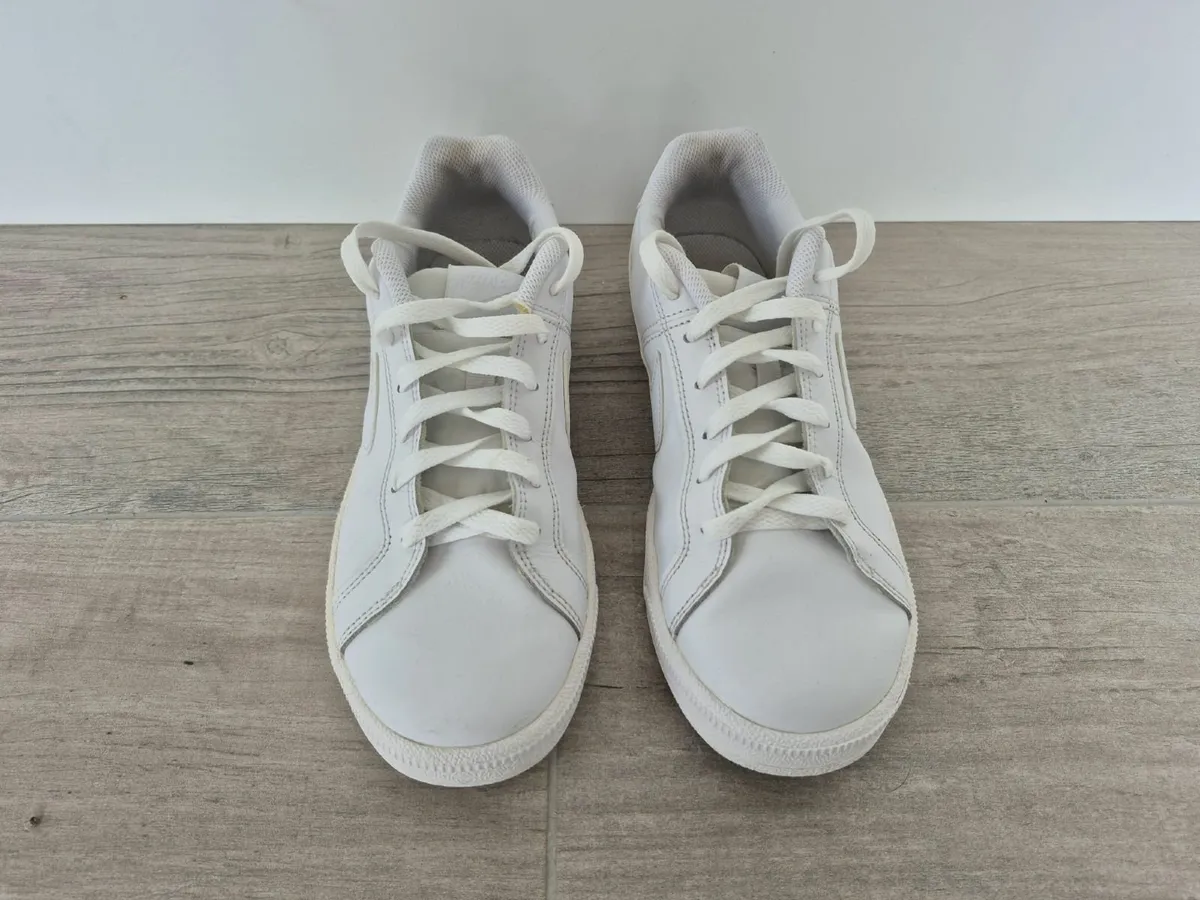 Women’s White Nike Sneakers Size 6 - Image 1