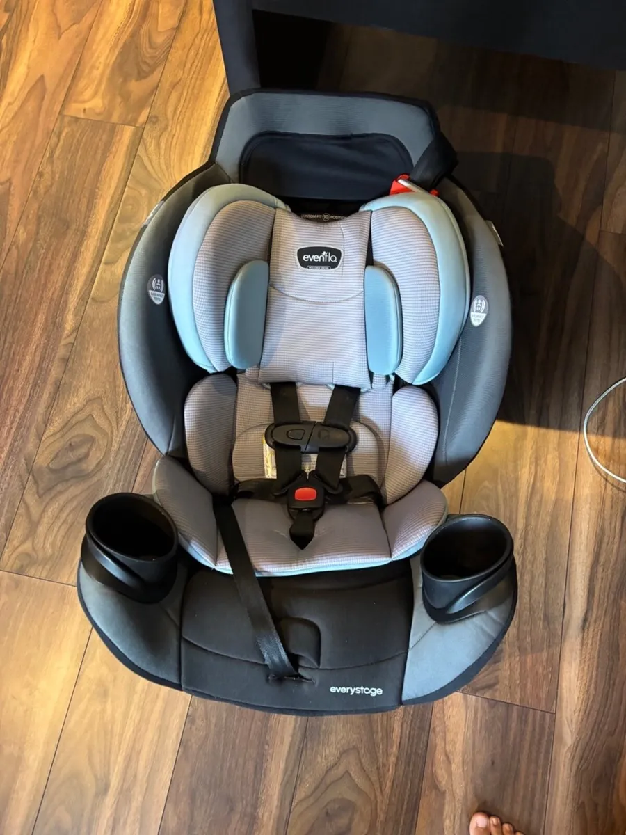 Car seat - Image 1