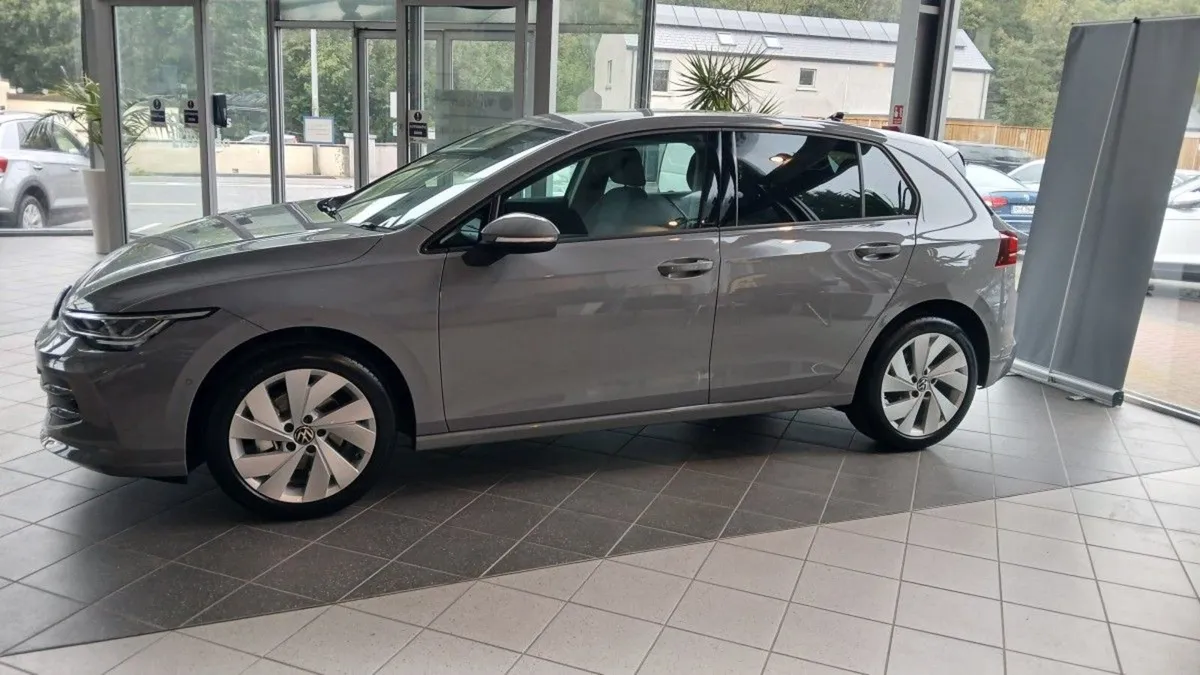 Volkswagen Tiguan 2.0 TDi Life  Edition 75 Dsg  D - Image 4