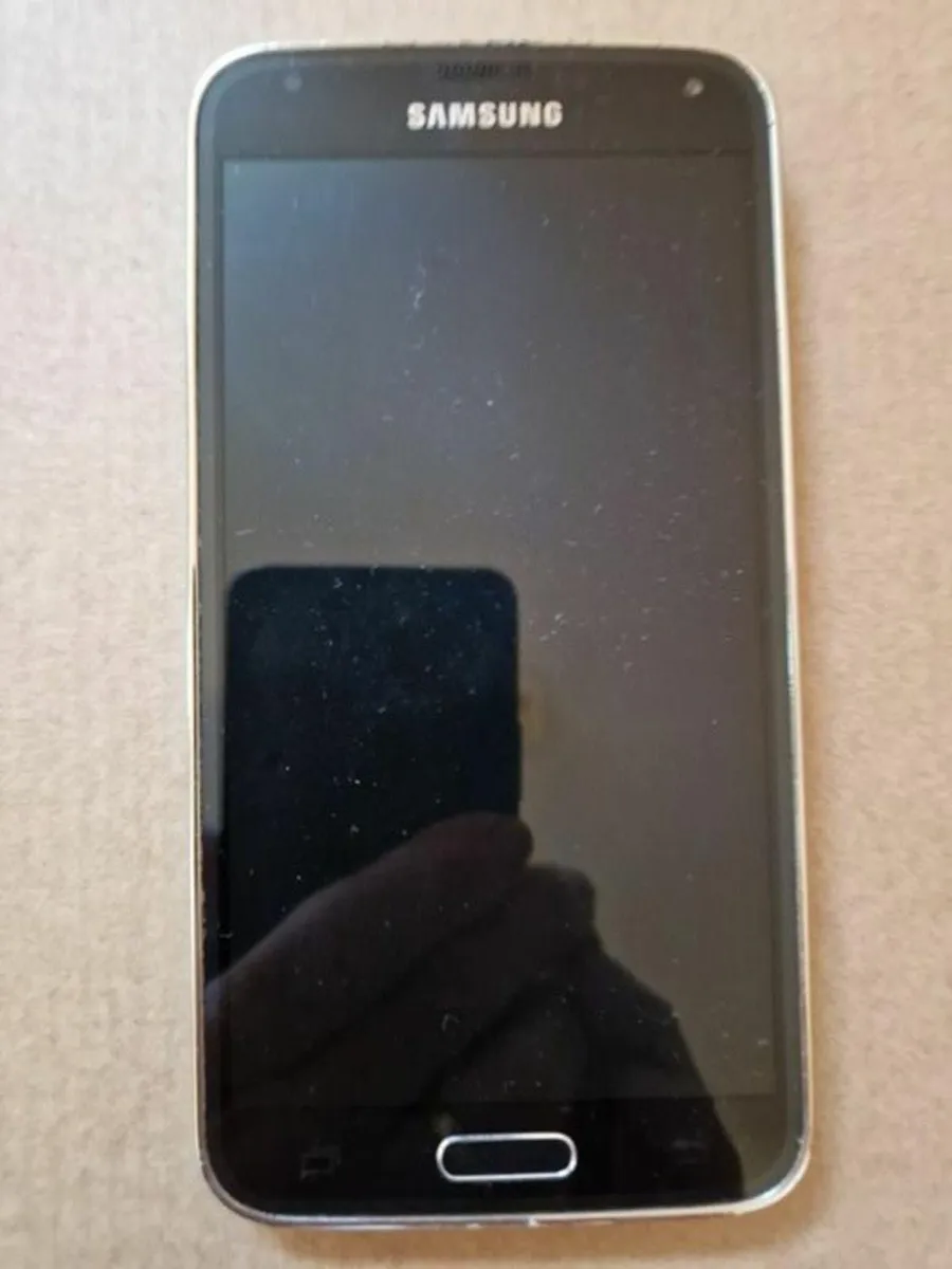 Samsung Galaxy S5, 16GB, in excellent Condition - Image 2