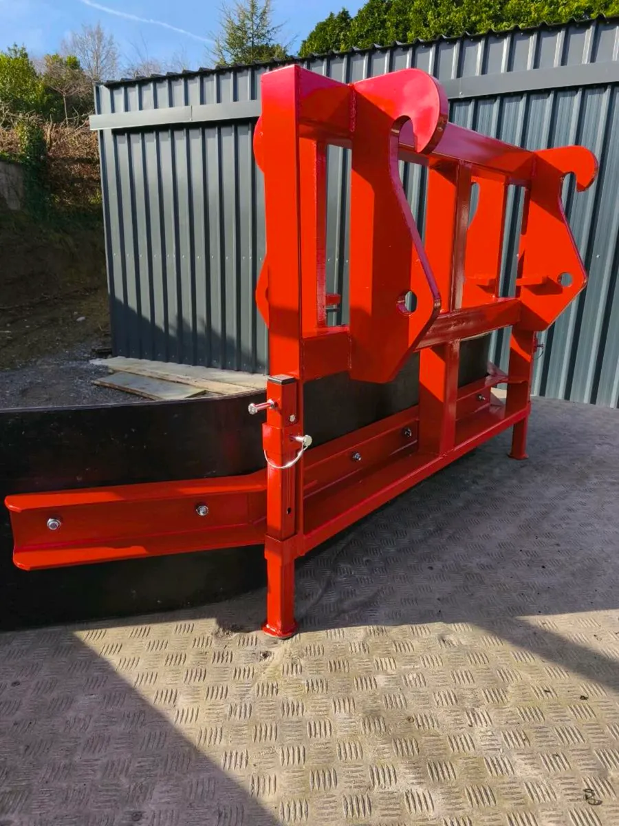 Front mounted yard scrapers - Image 1