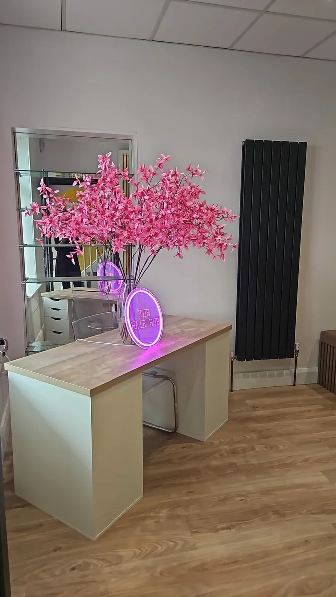 Nail table to rent in busy hair salon - Image 1