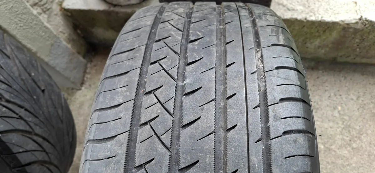 Original BMW 19inch alloys. New tyres - Image 4
