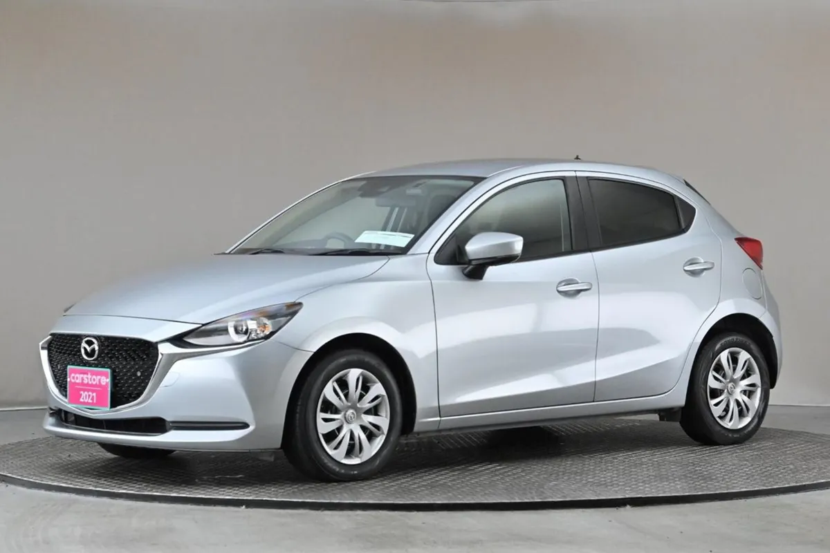 Mazda 2 1.5 Auto Skyactive  reverse Cam rear Park - Image 4