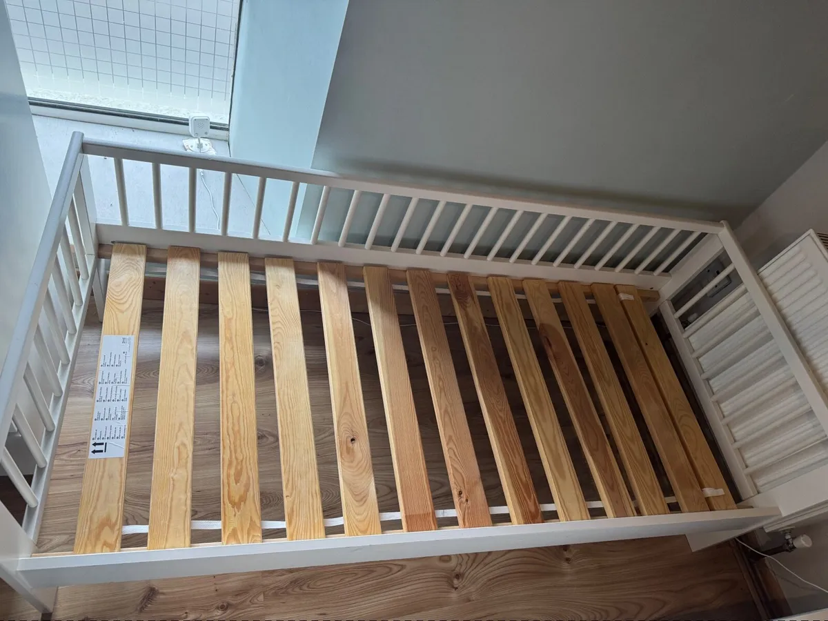 Toddler bed - Image 1