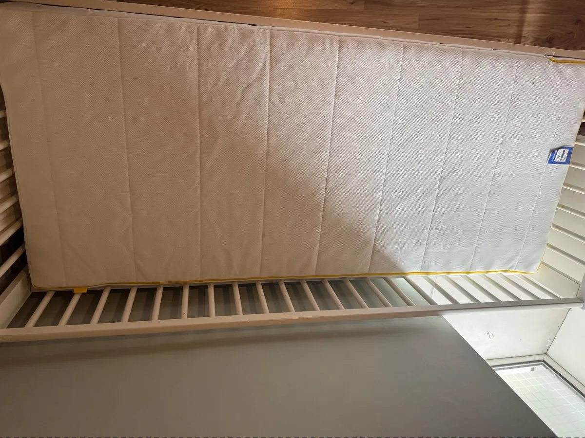 Toddler bed - Image 2