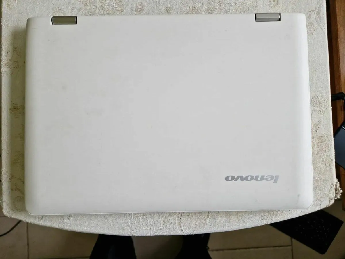 Lenovo Yoga 300-11IBR, 4GB RAM, Windows 10 Home - Image 2
