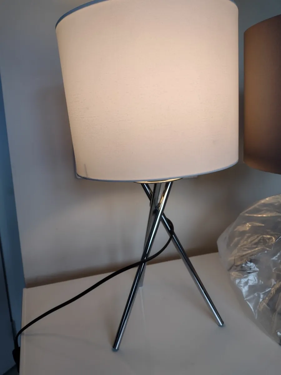 New chrome tripod table /bedside lamp - Image 1