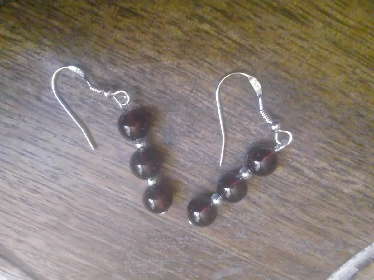 STERLING SILVER DEEP RED GARNET DROP EARRINGS NEW - Image 1