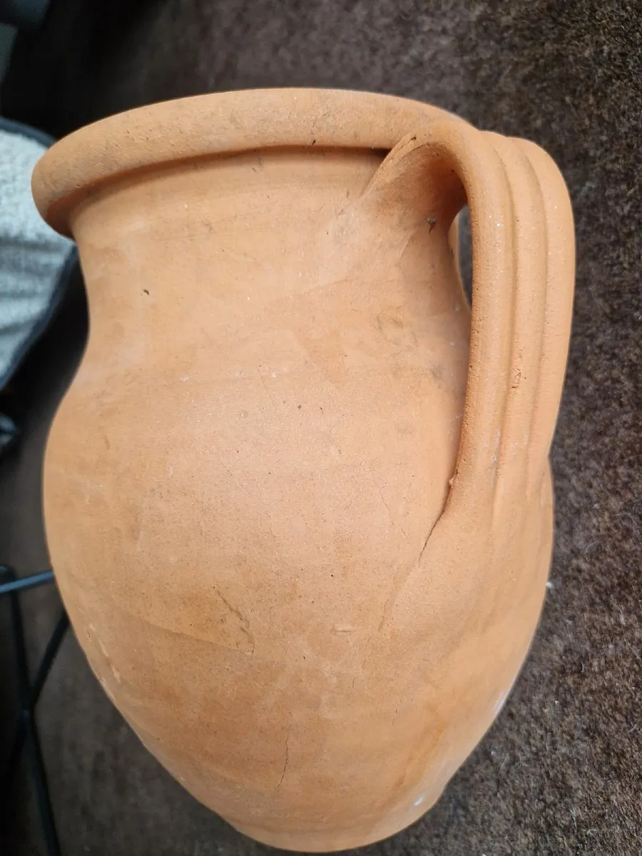 Terracotta wall planter - Image 3