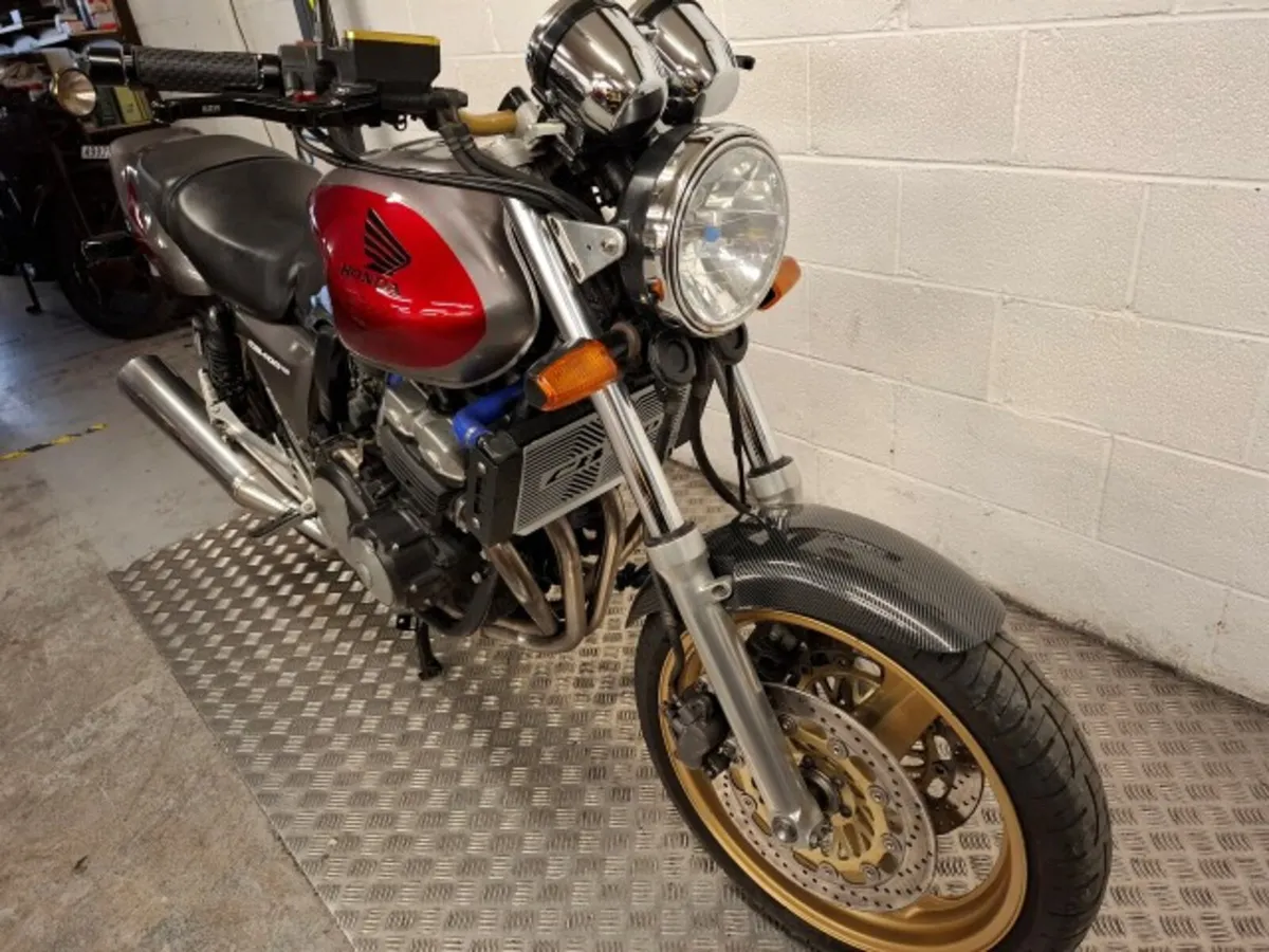Honda CB400 Super Four1997 - Image 2