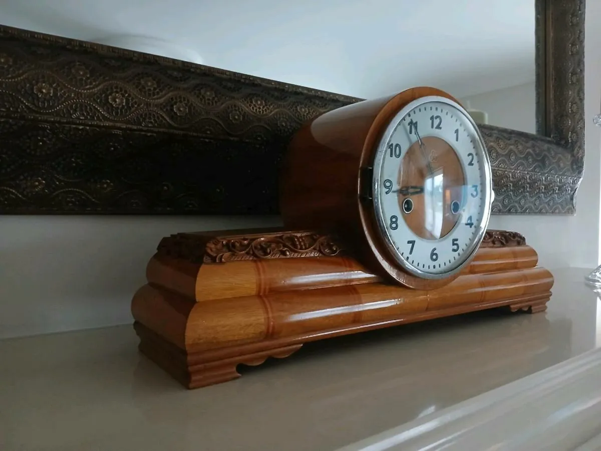 Mantle clock 1940s solid oak - Image 4