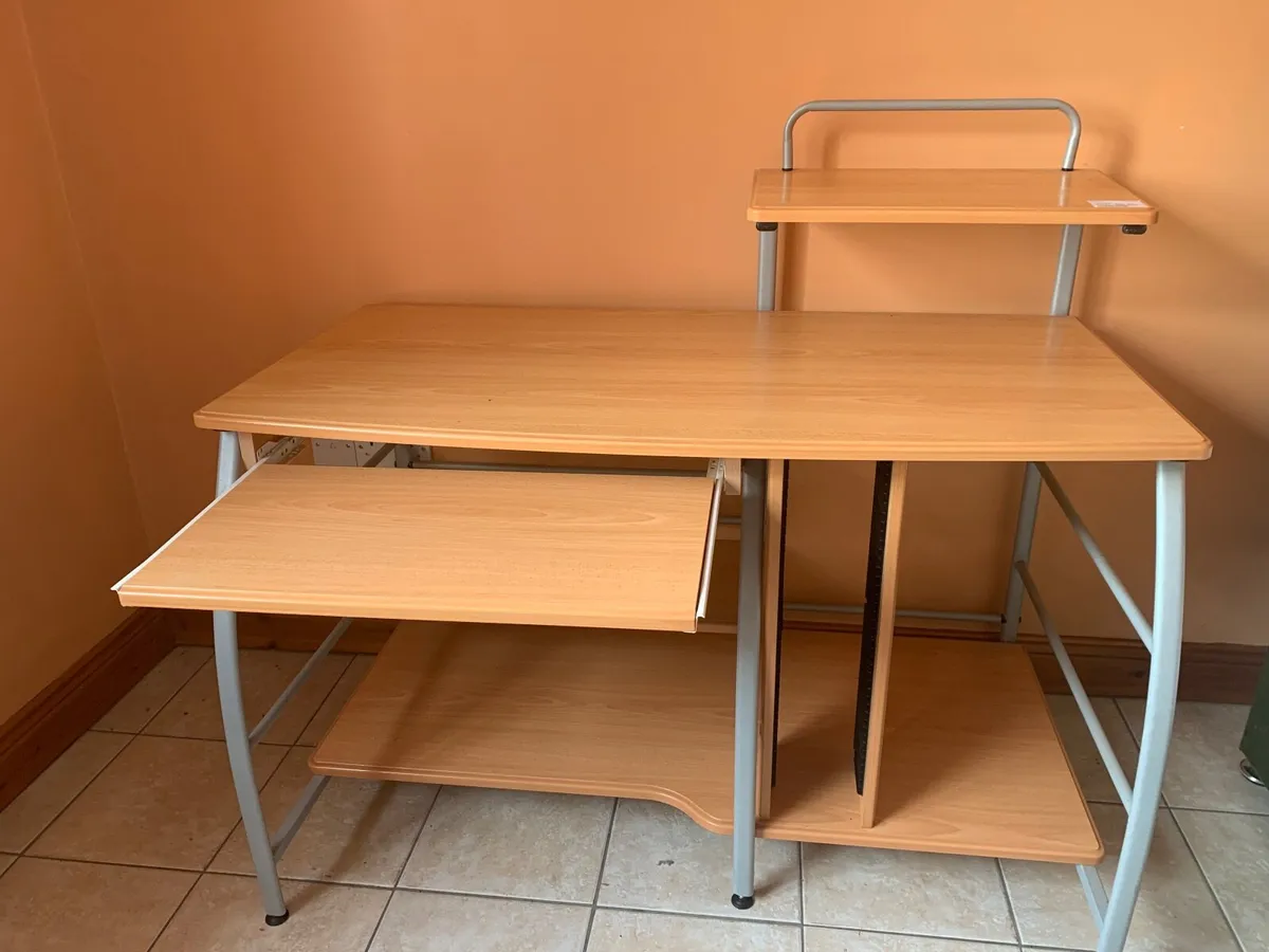 Computer office desk - Image 1