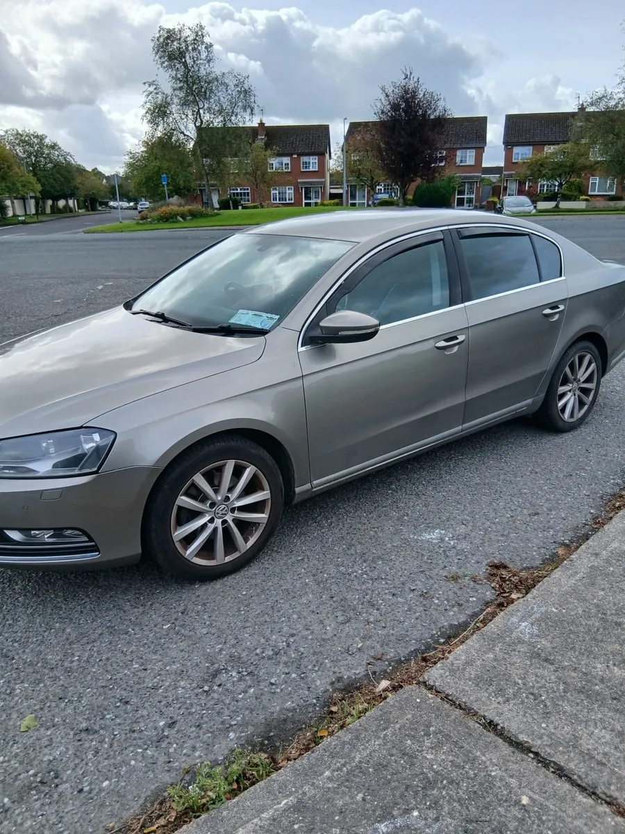 Volkswagen Passat 2013 - Image 2