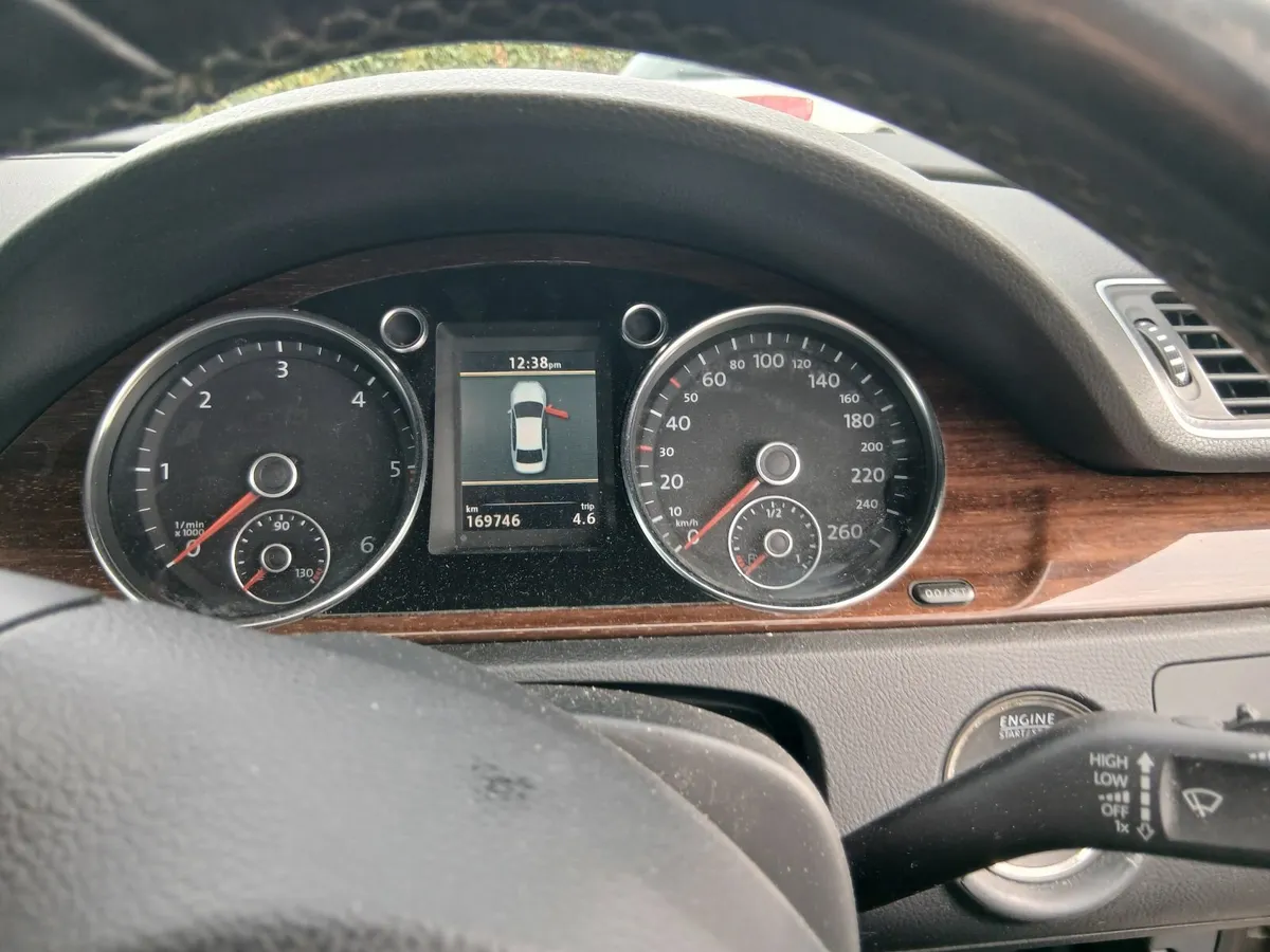 Volkswagen Passat 2013 - Image 4