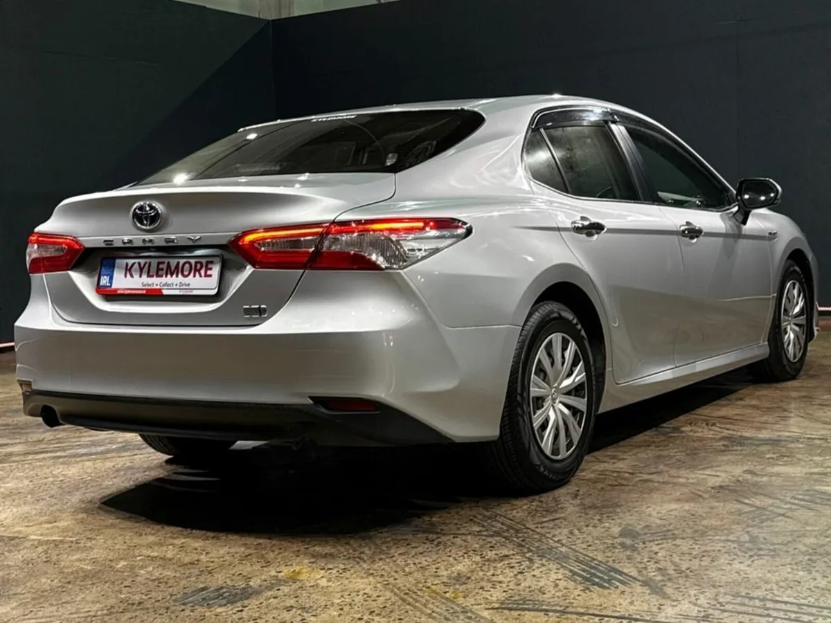 Toyota Camry 2.5 AUTO HYBRID - REVERSE CAMERA - CR - Image 3
