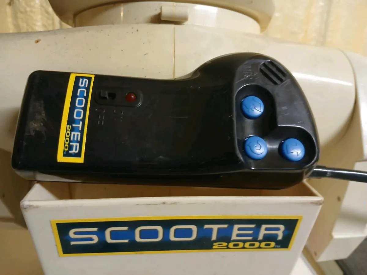 Robot toy - Image 1