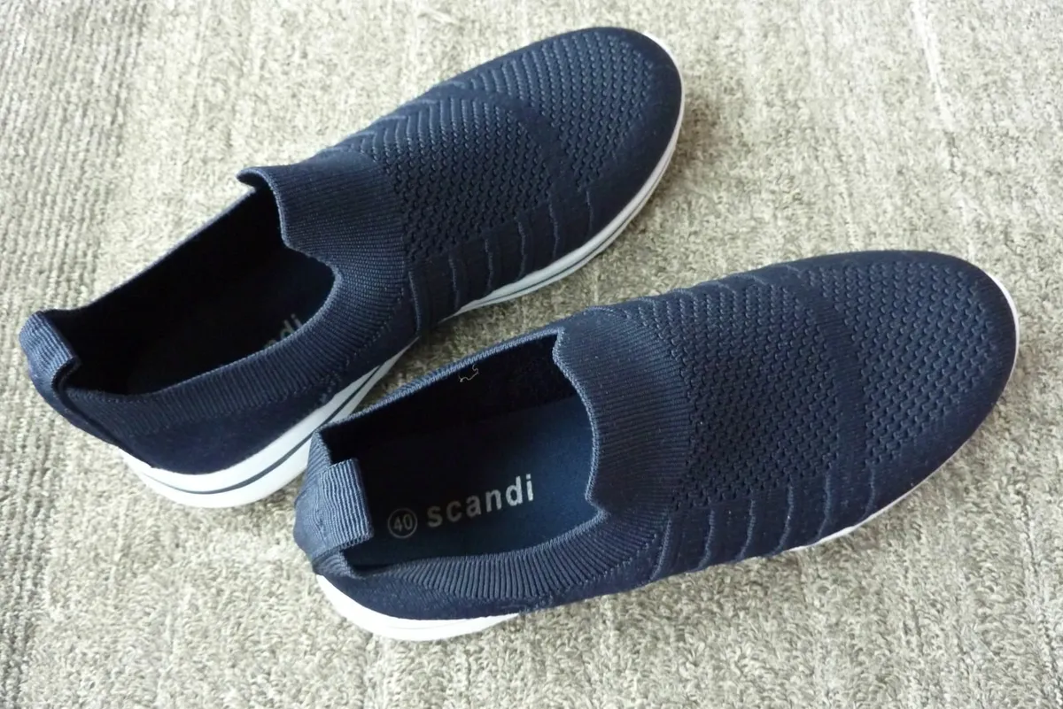 Slip on shoes - Image 1