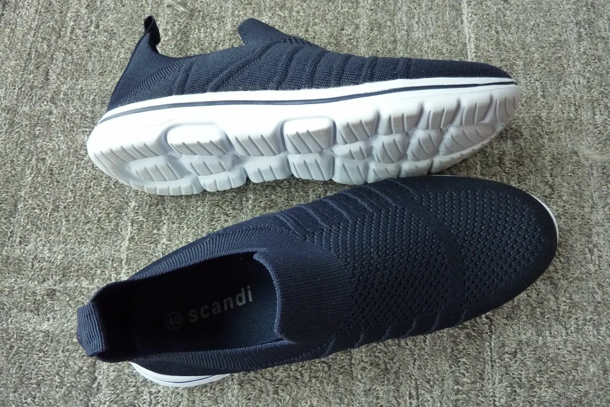 Slip on shoes - Image 2
