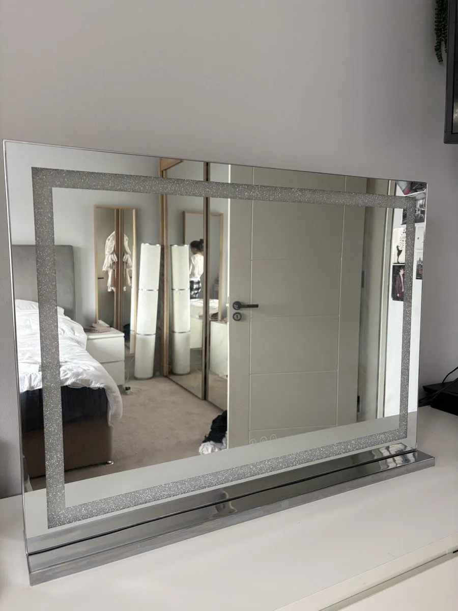 Vanity mirror - Image 1