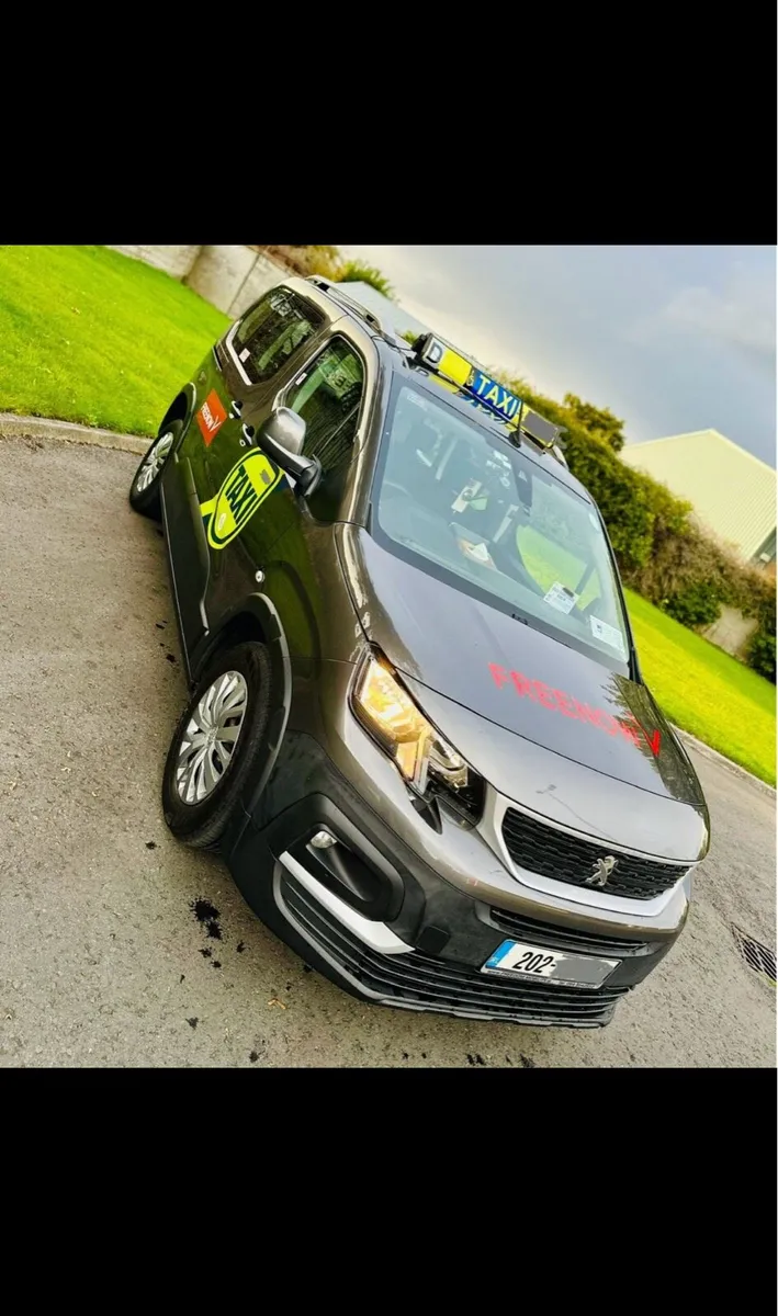 Peugeot Rifter 202 | 1.5L Diesel | WAV Taxi Ready - Image 3
