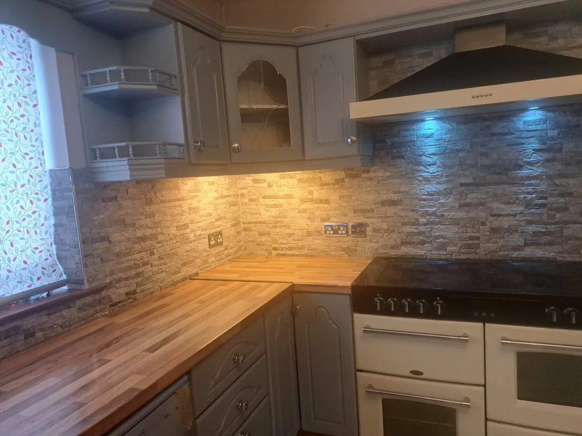 Fitted kitchen - Image 1