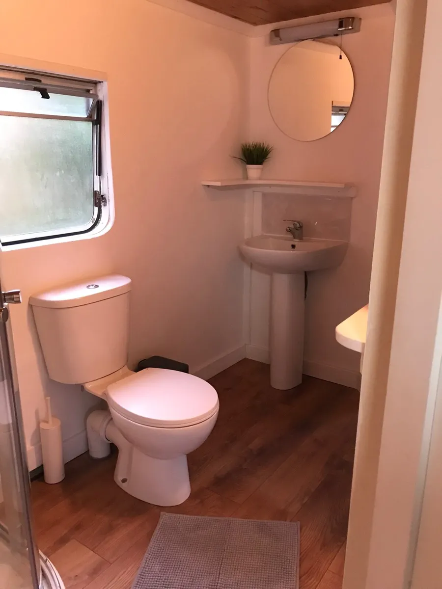 Two Bed Mobile Home To Let - Image 2