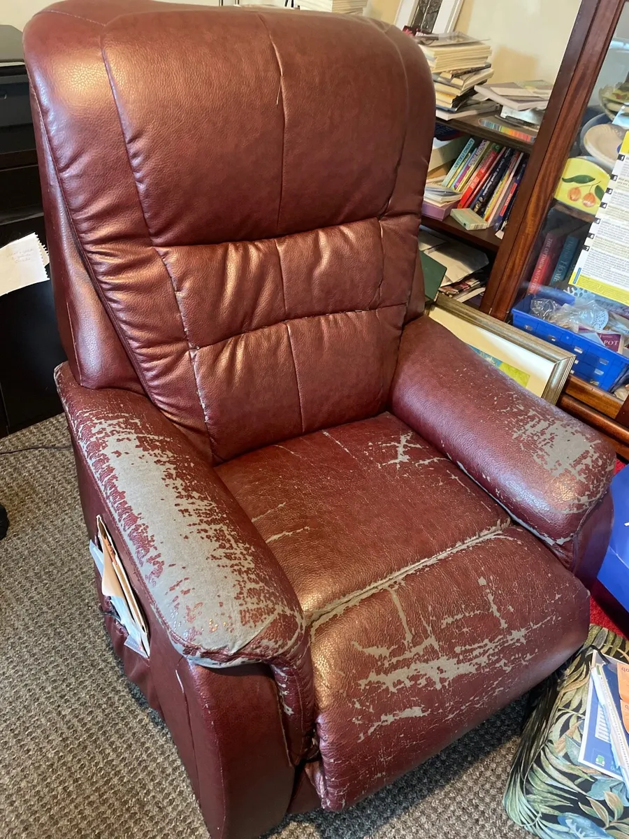 Electric recliner chair - Image 1