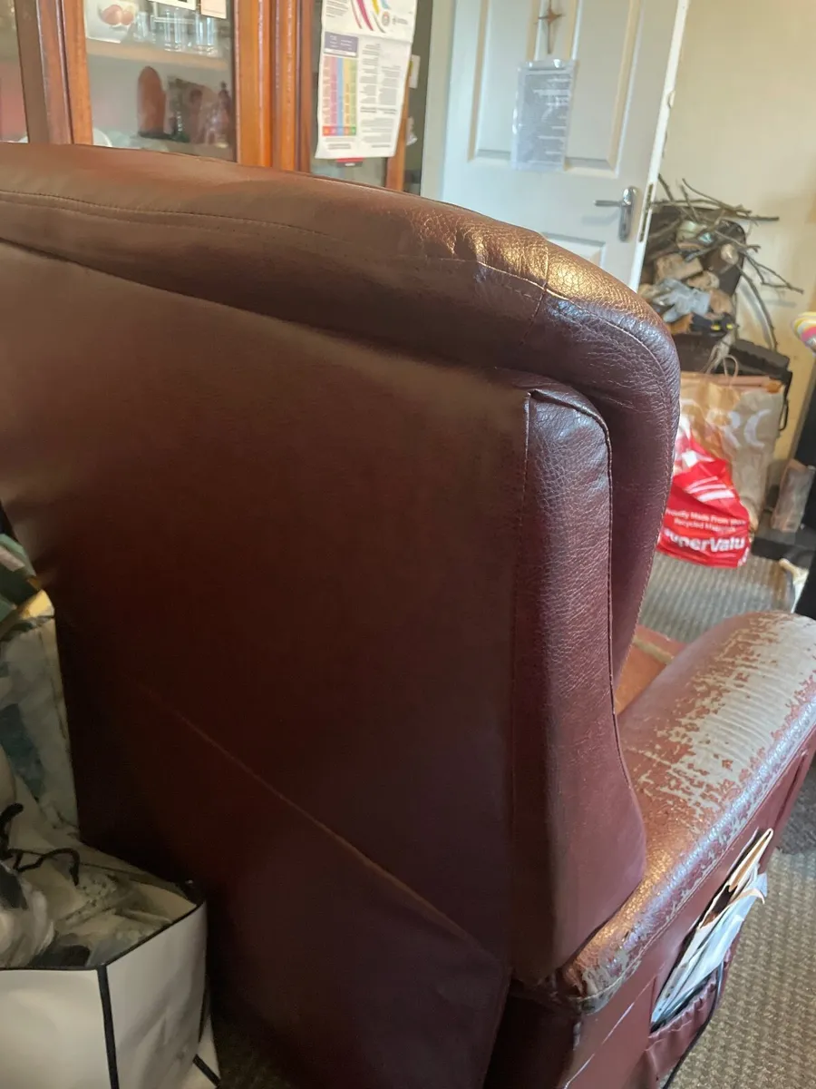 Electric recliner chair - Image 2