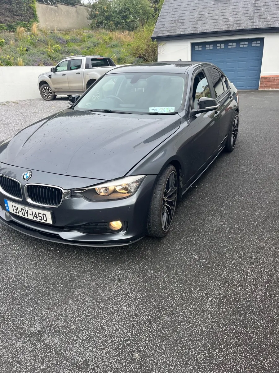 318 BMW 2013 - Image 3