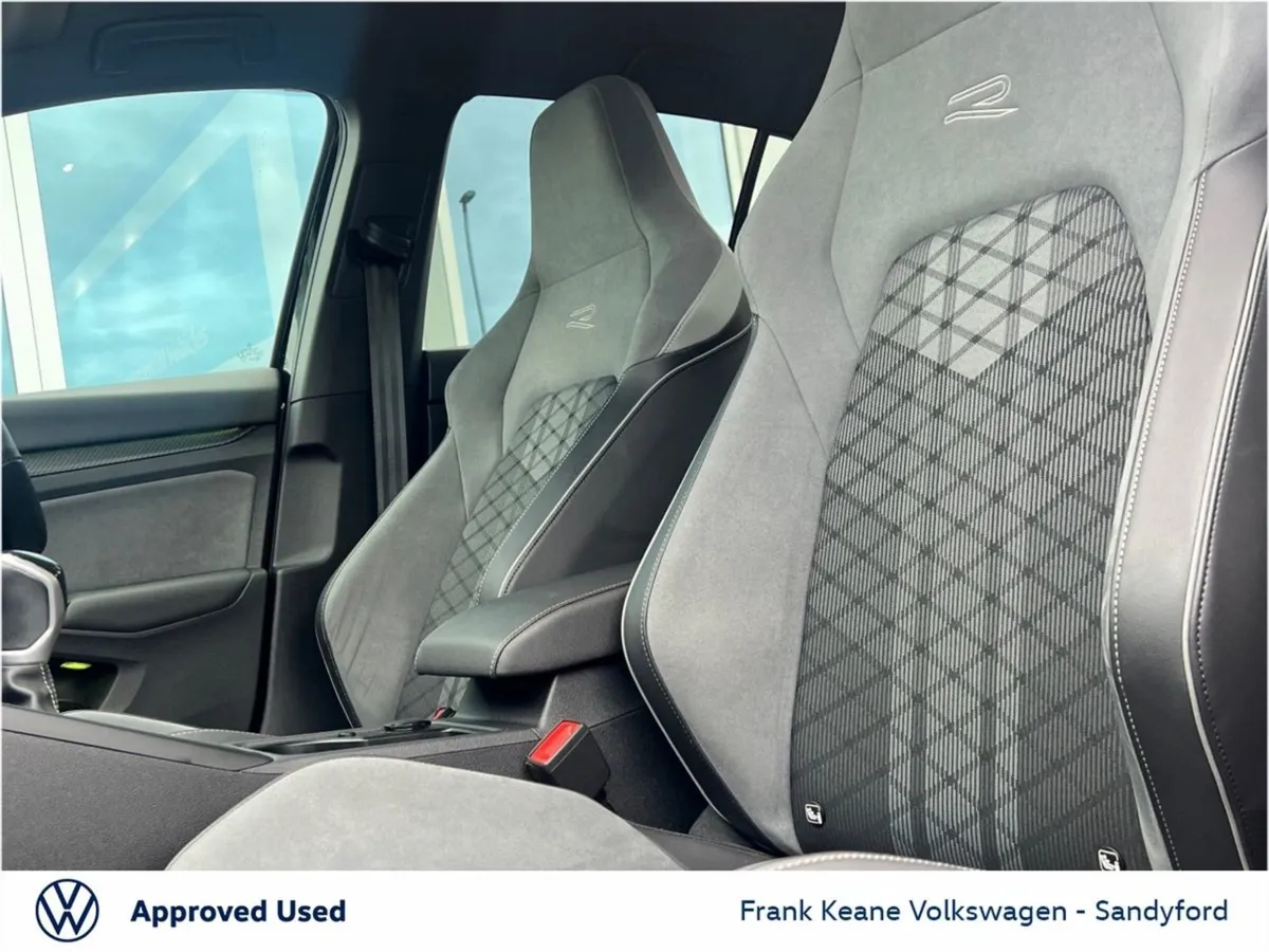 Volkswagen Golf  r-line  1.5tsi 130HP Manual  fra - Image 4