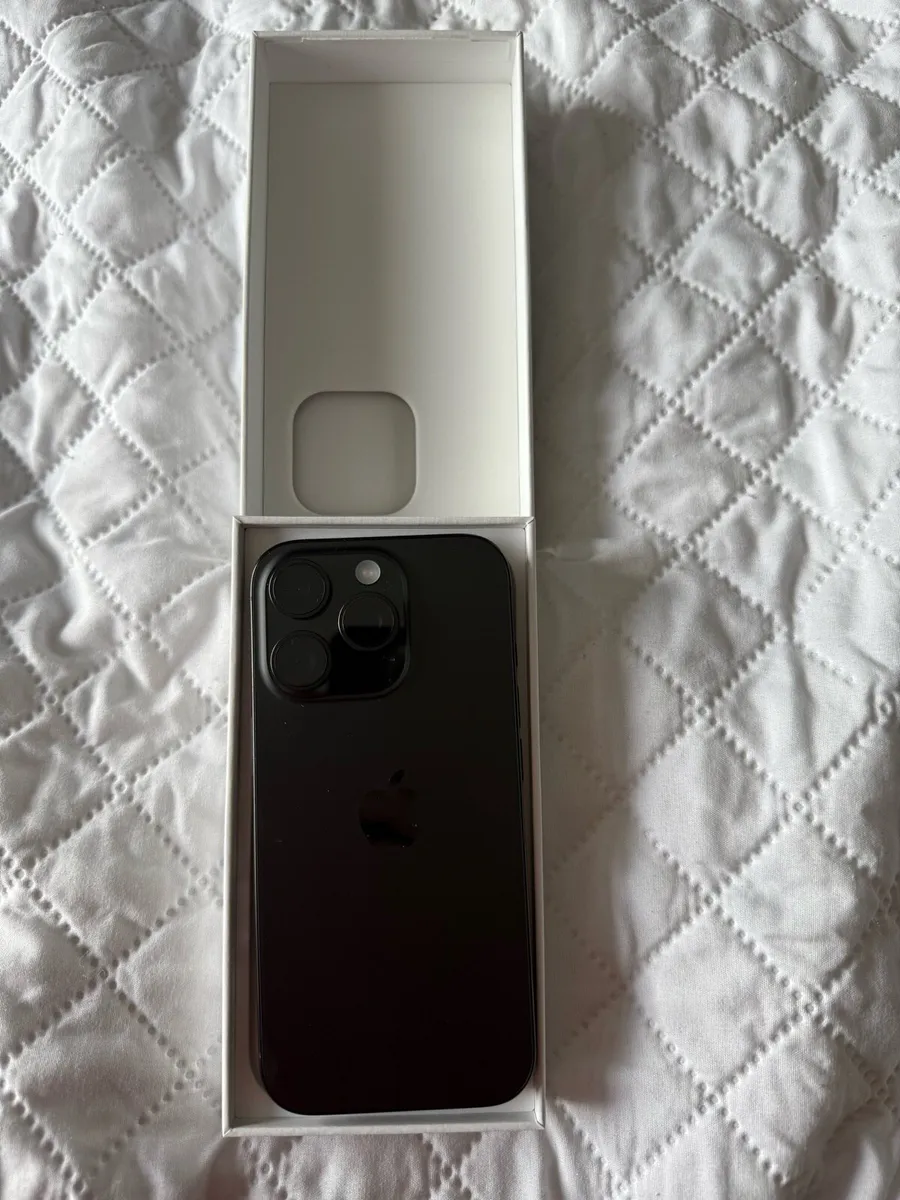 APPLE iPhone 16 Pro - 128 GB, Black Titanium - Image 1